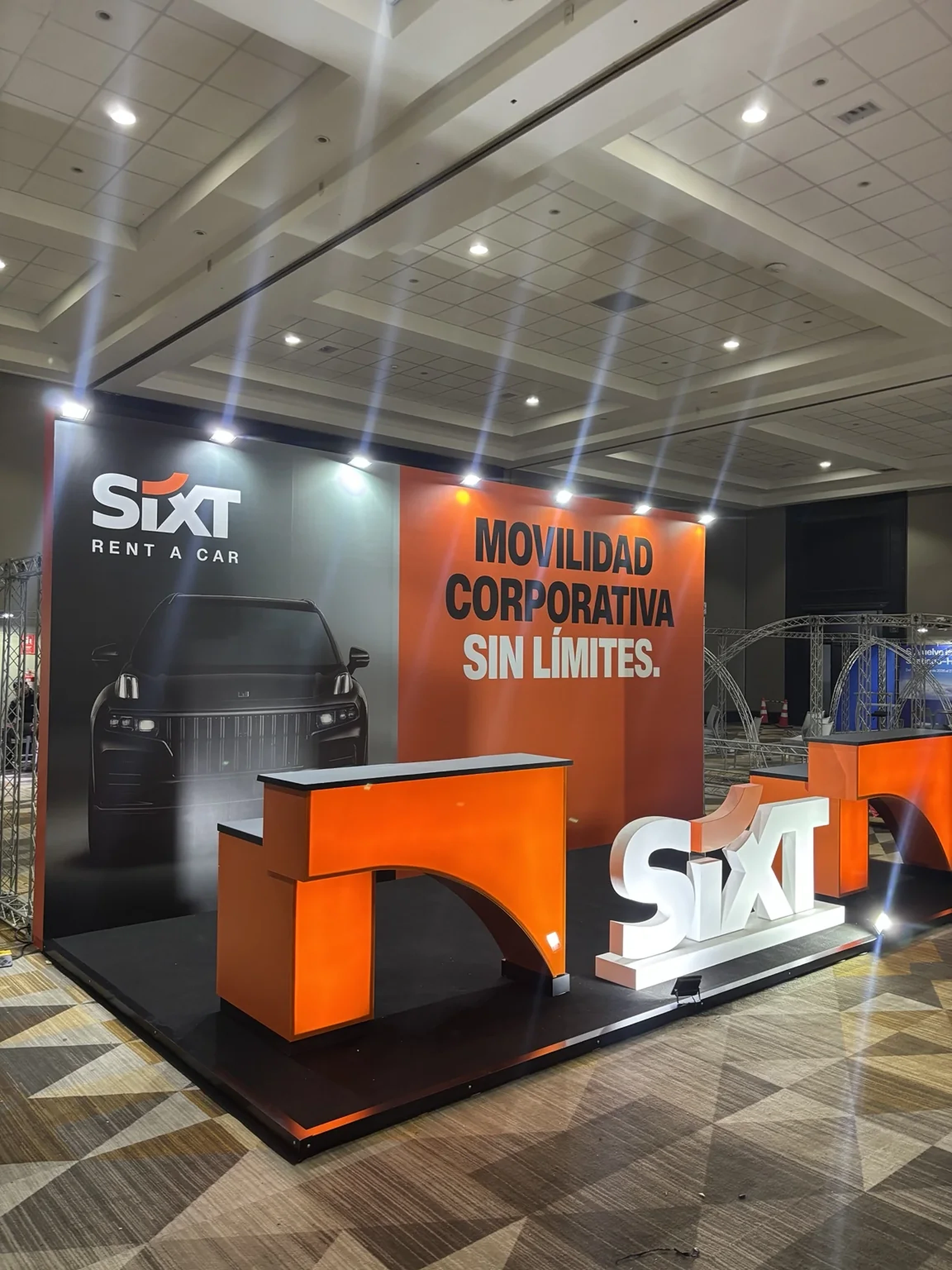 Stand / Exhibición Sixt ejecutado por Justo a Tiempo